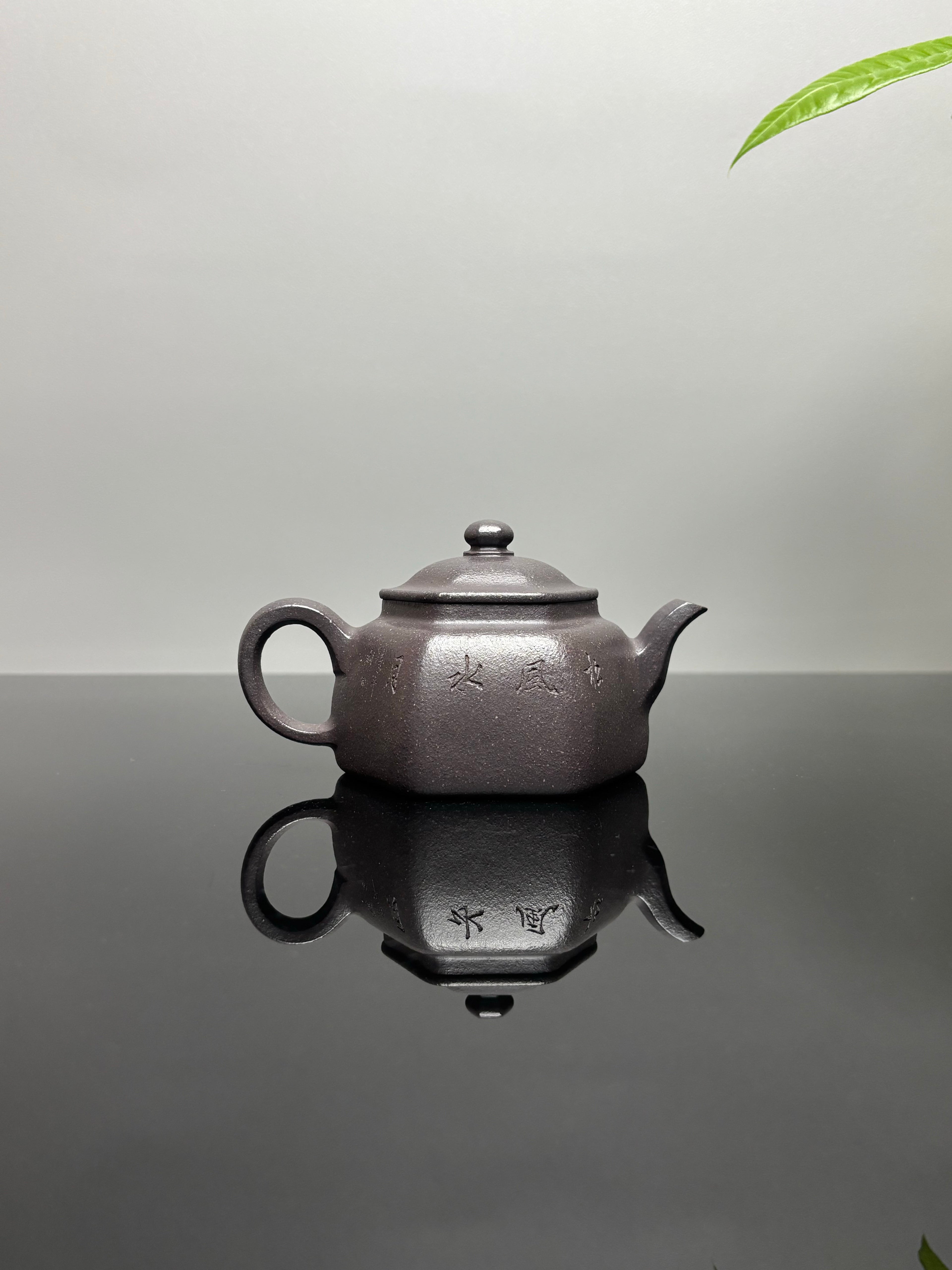 紫砂界80后方器巨匠巅峰臻品《六方怀隐壶》甄选原矿优质天青泥·180cc，料工合一、品质顶级