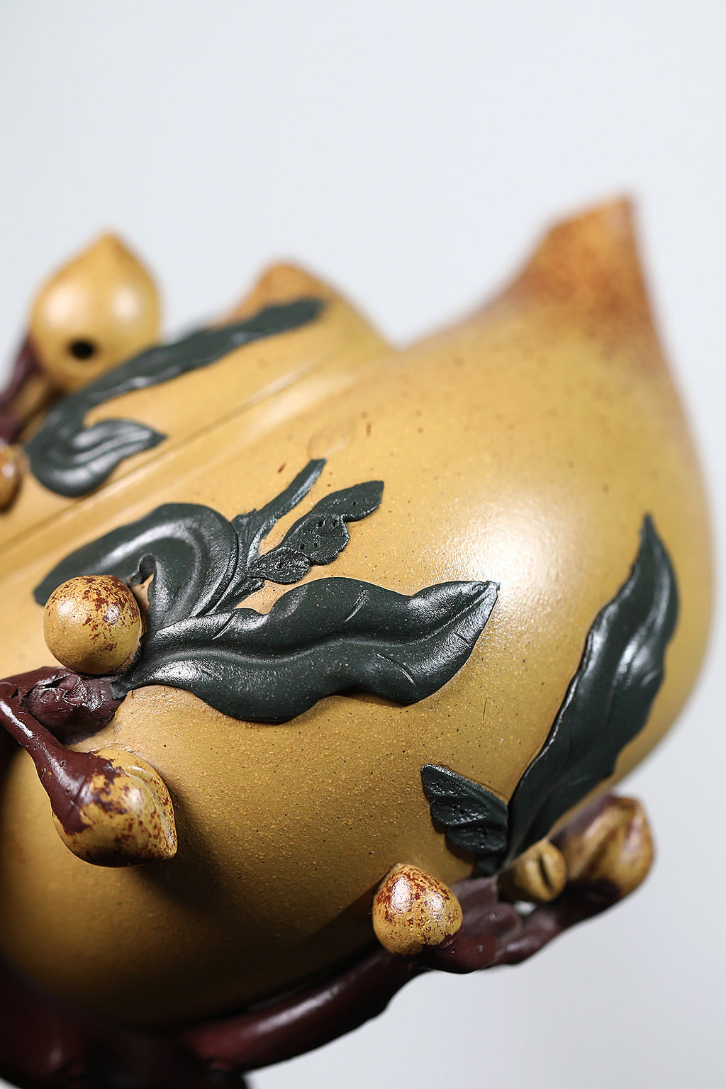 蒋艺华·非遗紫砂巅峰重器《圣桃壶》——原矿优质黄金段泥·300cc ——中国传统陶瓷艺术大师·蒋艺华 制