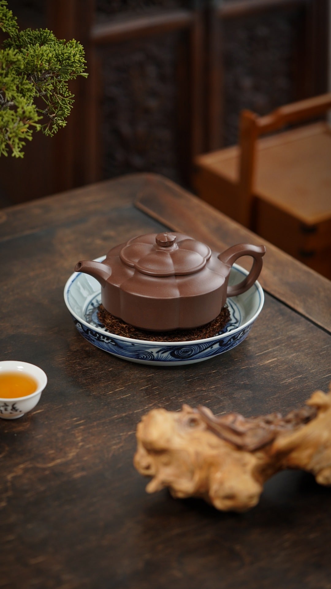 范大生嫡脉｜范秀芳制 范伟群装饰｜双省大师联诀紫砂臻品《梅花周盘壶》——原矿优质文革紫泥·210cc