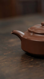 范大生嫡脉｜范秀芳制 范伟群装饰｜双省大师联诀紫砂臻品《梅花周盘壶》——原矿优质文革紫泥·210cc