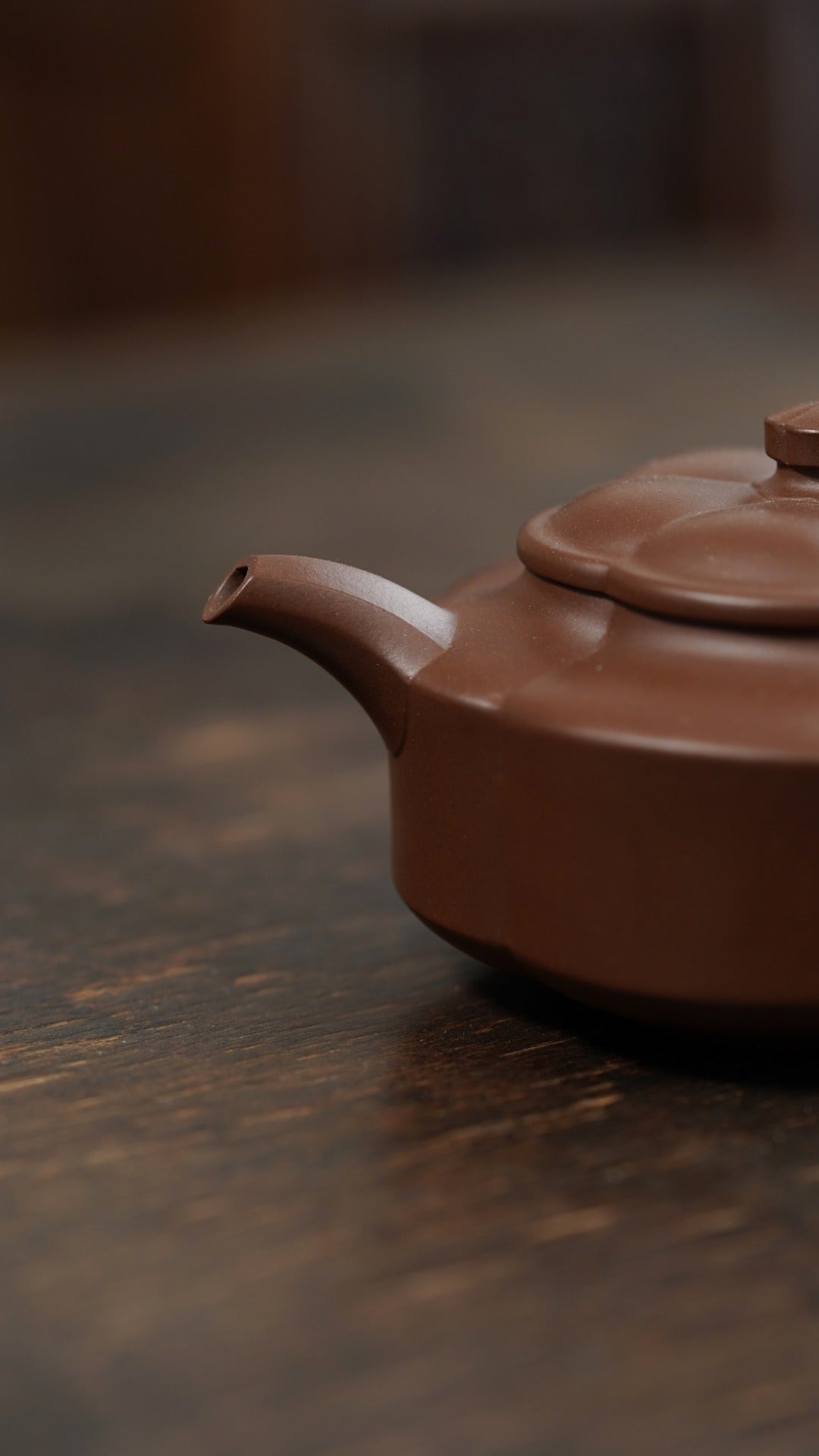 范大生嫡脉｜范秀芳制 范伟群装饰｜双省大师联诀紫砂臻品《梅花周盘壶》——原矿优质文革紫泥·210cc