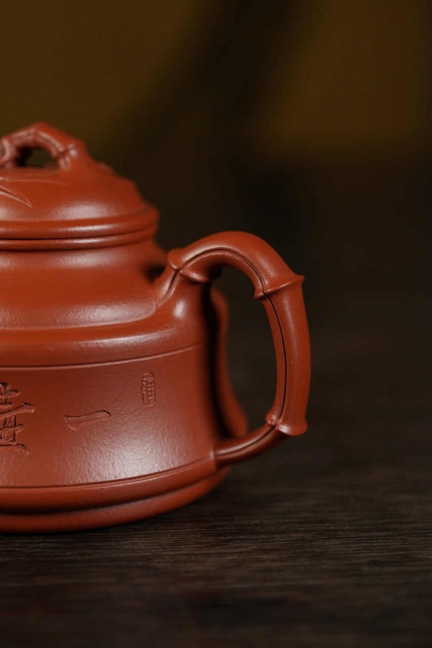 范大生嫡脉｜范秀芳制 范伟群装饰｜双省大师联诀紫砂臻品《小圆竹鼎壶》——原矿优质朱泥·160cc（入册款代表作）