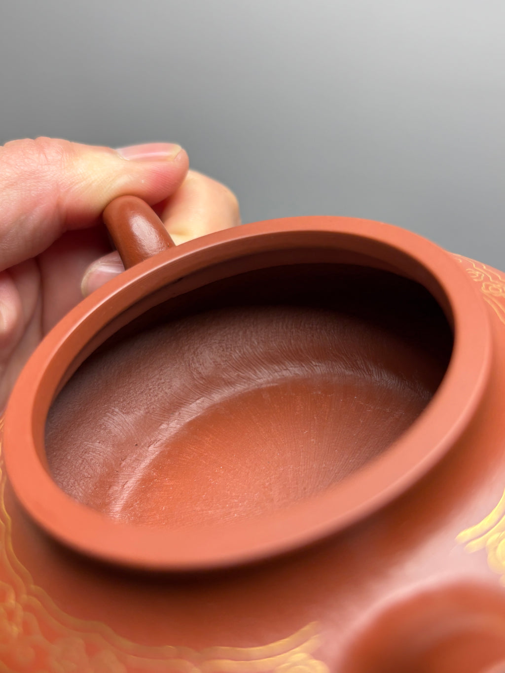 徐伟强全手工·紫砂臻品《虚扁壶》典藏重器｜卡真金丝工艺·价值攀阶，潜力无界！——原矿优质朱泥·150cc
