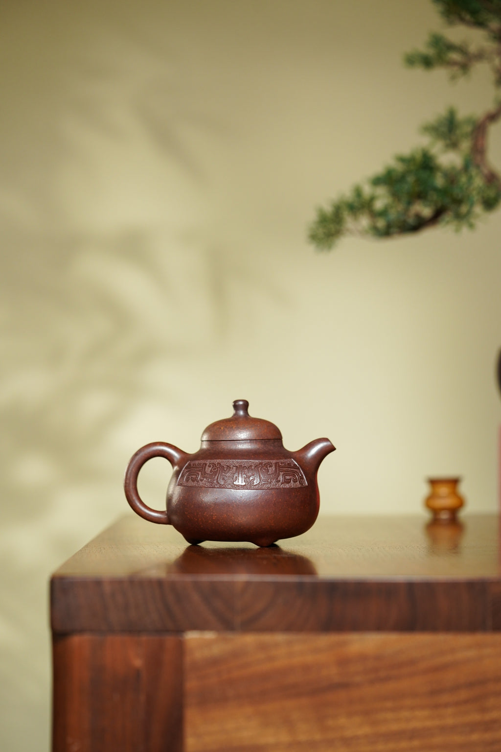 范泽锋高徒·邱爽紫砂潜力重器《三足乳鼎壶》——原矿优质黄金段柴烧·300cc ——江苏省级大师·邱爽 亲制