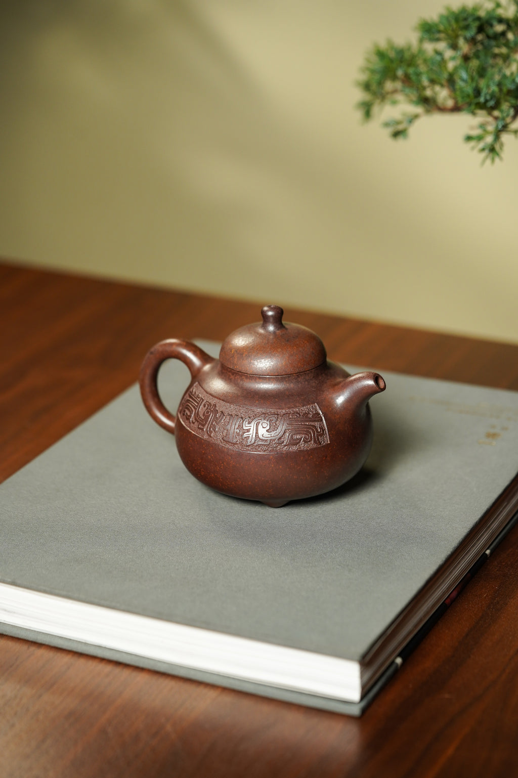 范泽锋高徒·邱爽紫砂潜力重器《三足乳鼎壶》——原矿优质黄金段柴烧·300cc ——江苏省级大师·邱爽 亲制