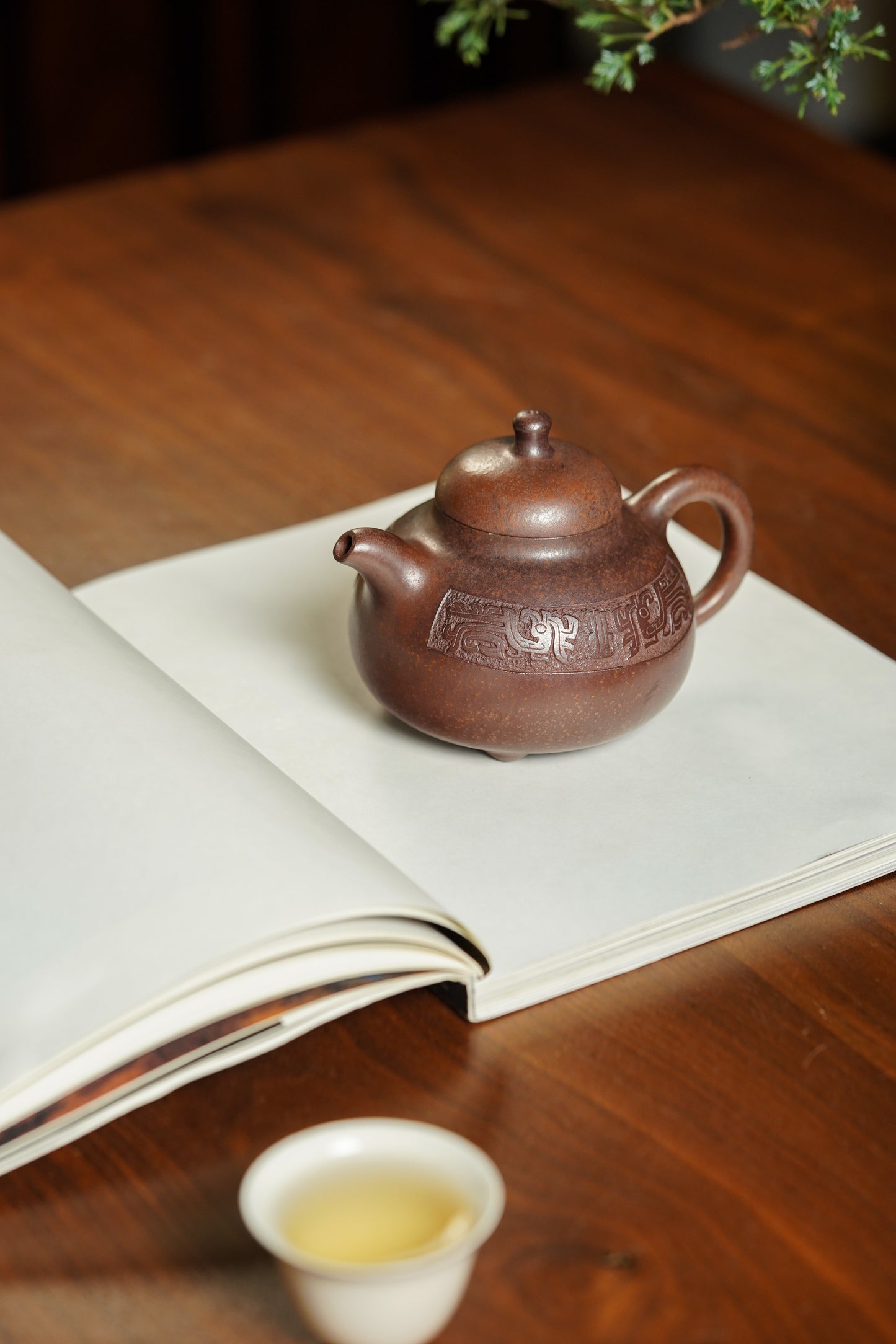 范泽锋高徒·邱爽紫砂潜力重器《三足乳鼎壶》——原矿优质黄金段柴烧·300cc ——江苏省级大师·邱爽 亲制