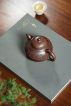 范泽锋高徒·邱爽紫砂潜力重器《三足乳鼎壶》——原矿优质黄金段柴烧·300cc ——江苏省级大师·邱爽 亲制