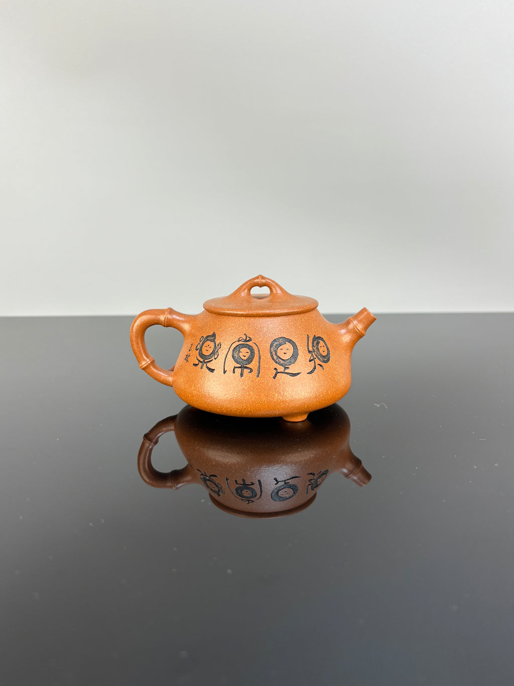 范泽锋高徒·邱爽紫砂潜力重器《竹节平盖石瓢》——原矿优质金降坡·220cc