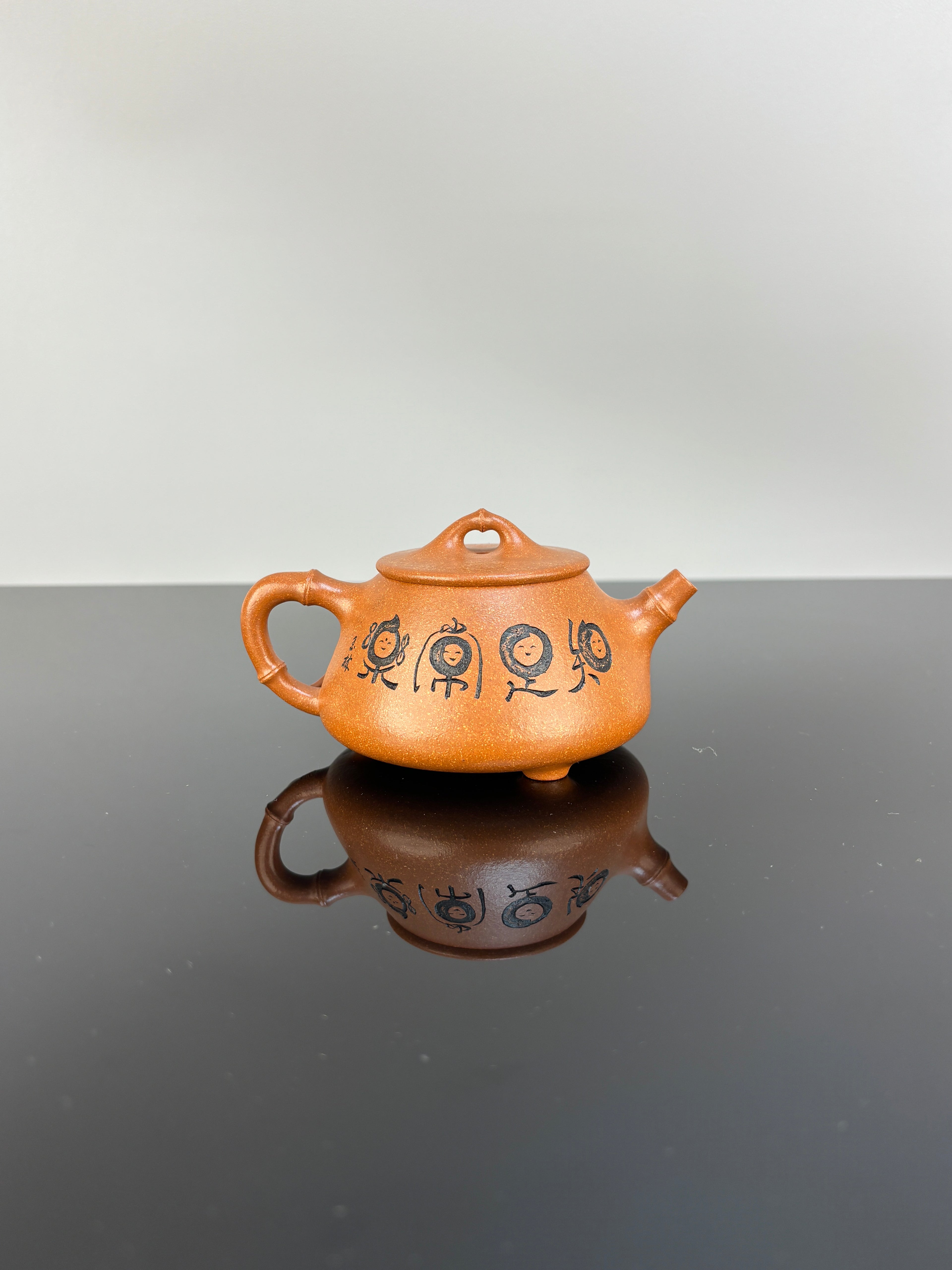 范泽锋高徒·邱爽紫砂潜力重器《竹节平盖石瓢》——原矿优质金降坡·220cc