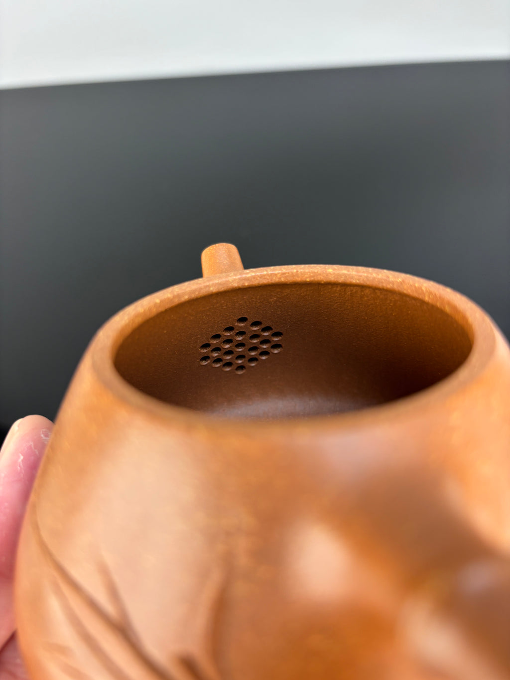 范泽锋高徒·邱爽紫砂潜力重器《竹节平盖石瓢》——原矿优质金降坡·220cc