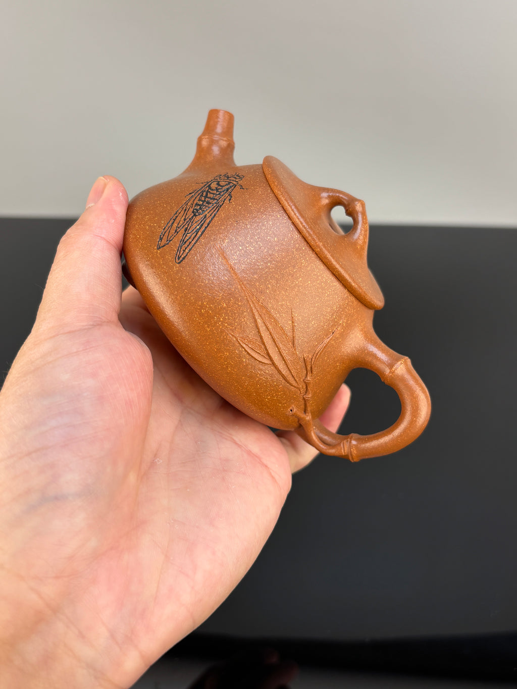 范泽锋高徒·邱爽紫砂潜力重器《竹节平盖石瓢》——原矿优质金降坡·220cc