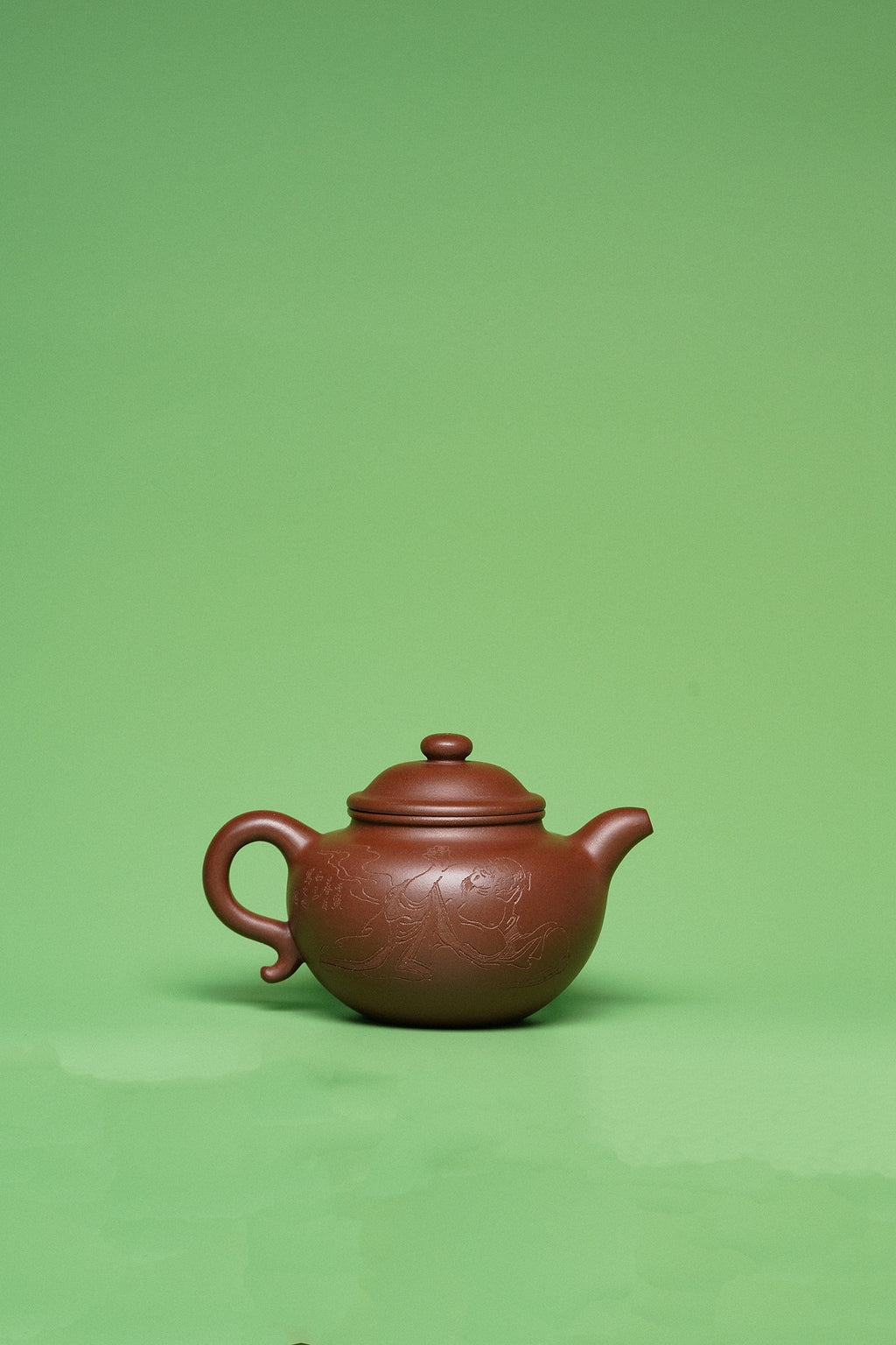 紫砂臻品·礼藏首选｜周建春大师扛鼎之作《莲子壶》——原矿优质底槽清·420cc ——正高级工艺美术师·周建春·制 - ZishaTeapotChina