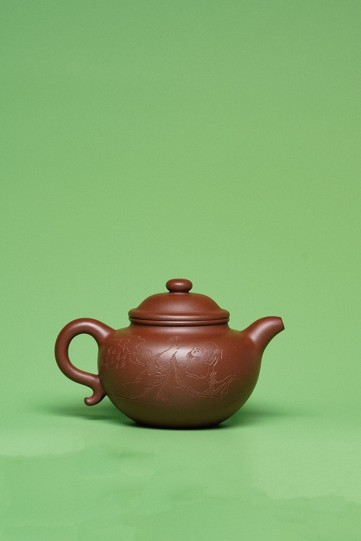 紫砂臻品·礼藏首选｜周建春大师扛鼎之作《莲子壶》——原矿优质底槽清·420cc ——正高级工艺美术师·周建春·制 - ZishaTeapotChina
