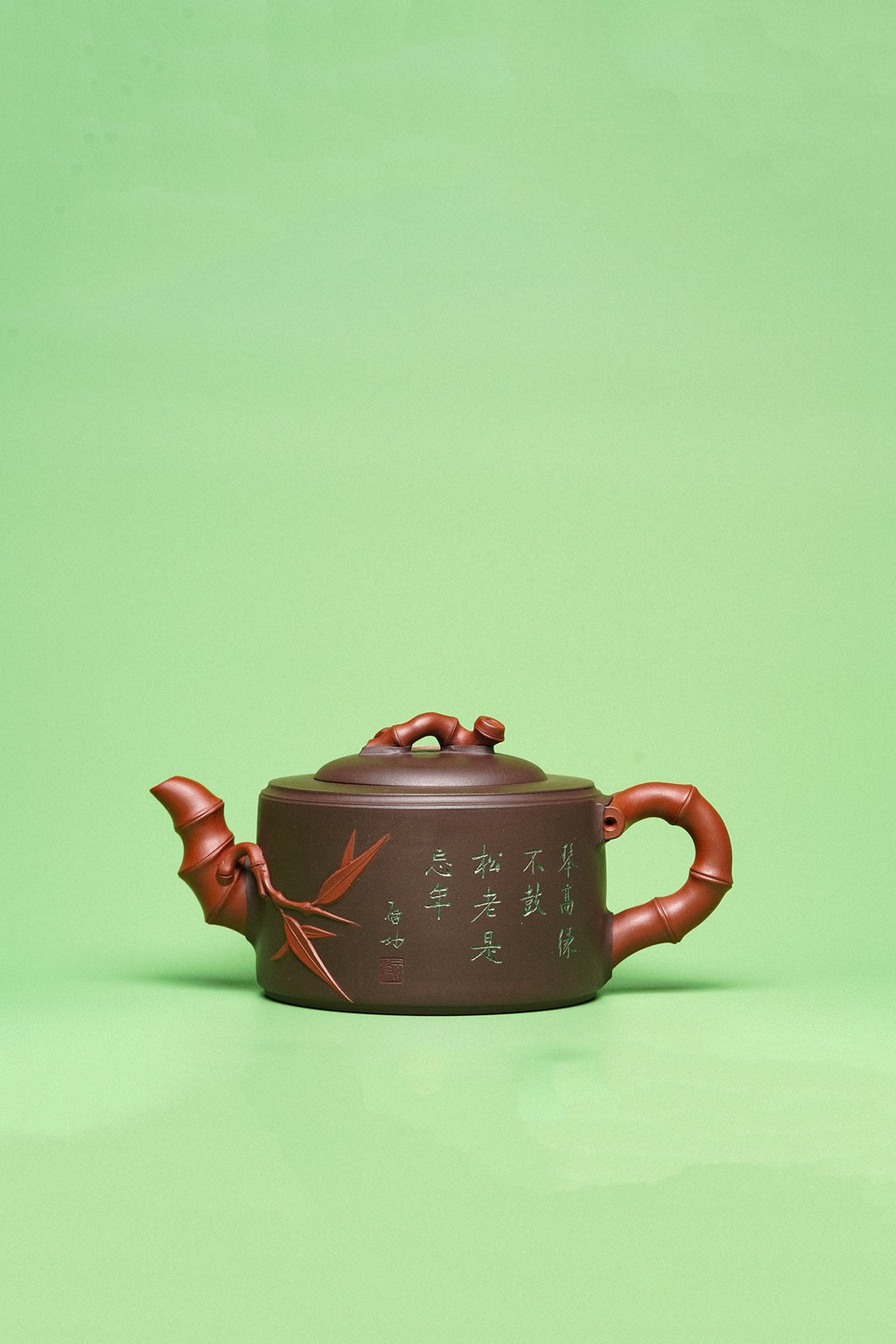 紫砂臻品·礼藏首选｜周建春大师扛鼎之作《松凤竹段壶》——原矿优质老紫泥双拼·600cc ——正高级工艺美术师·周建春·制