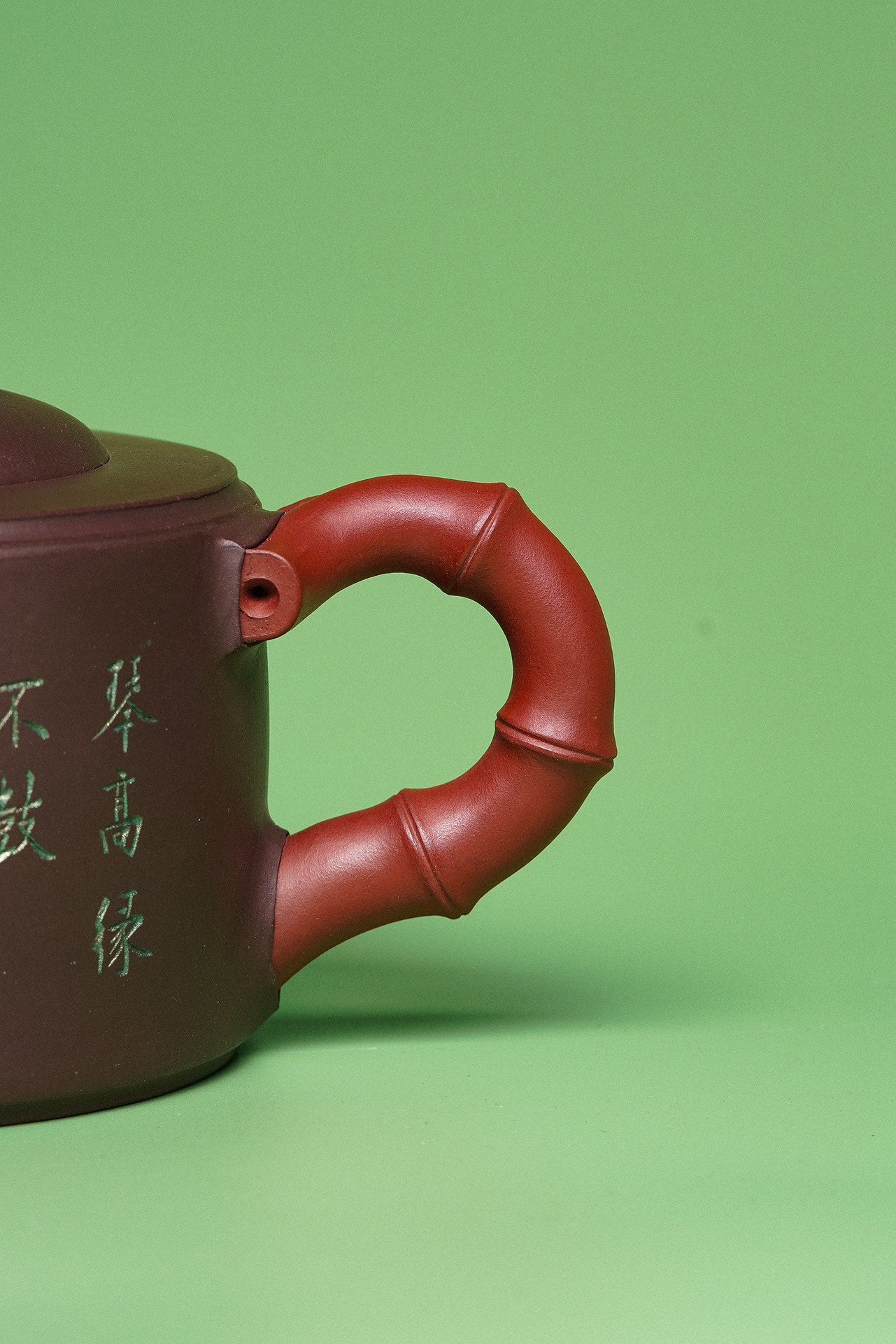 紫砂臻品·礼藏首选｜周建春大师扛鼎之作《松凤竹段壶》——原矿优质老紫泥双拼·600cc ——正高级工艺美术师·周建春·制