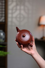 宜兴原矿紫砂，工艺师精品佳作推荐【龙珠】 原矿红降坡，约450cc，7孔出水 作者：潘老师 工艺美术师