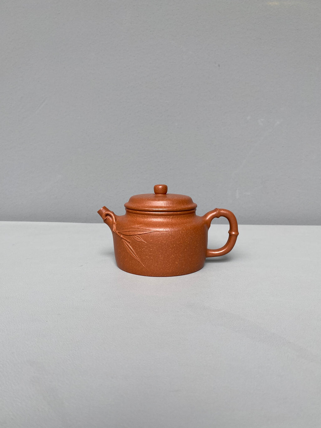 范泽锋高徒·邱爽紫砂潜力重器《竹节德钟壶》——原矿优质金降坡·230cc ——江苏省级大师·邱爽 亲制