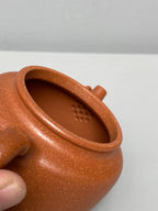 范泽锋高徒·邱爽紫砂潜力重器《竹节德钟壶》——原矿优质金降坡·230cc ——江苏省级大师·邱爽 亲制
