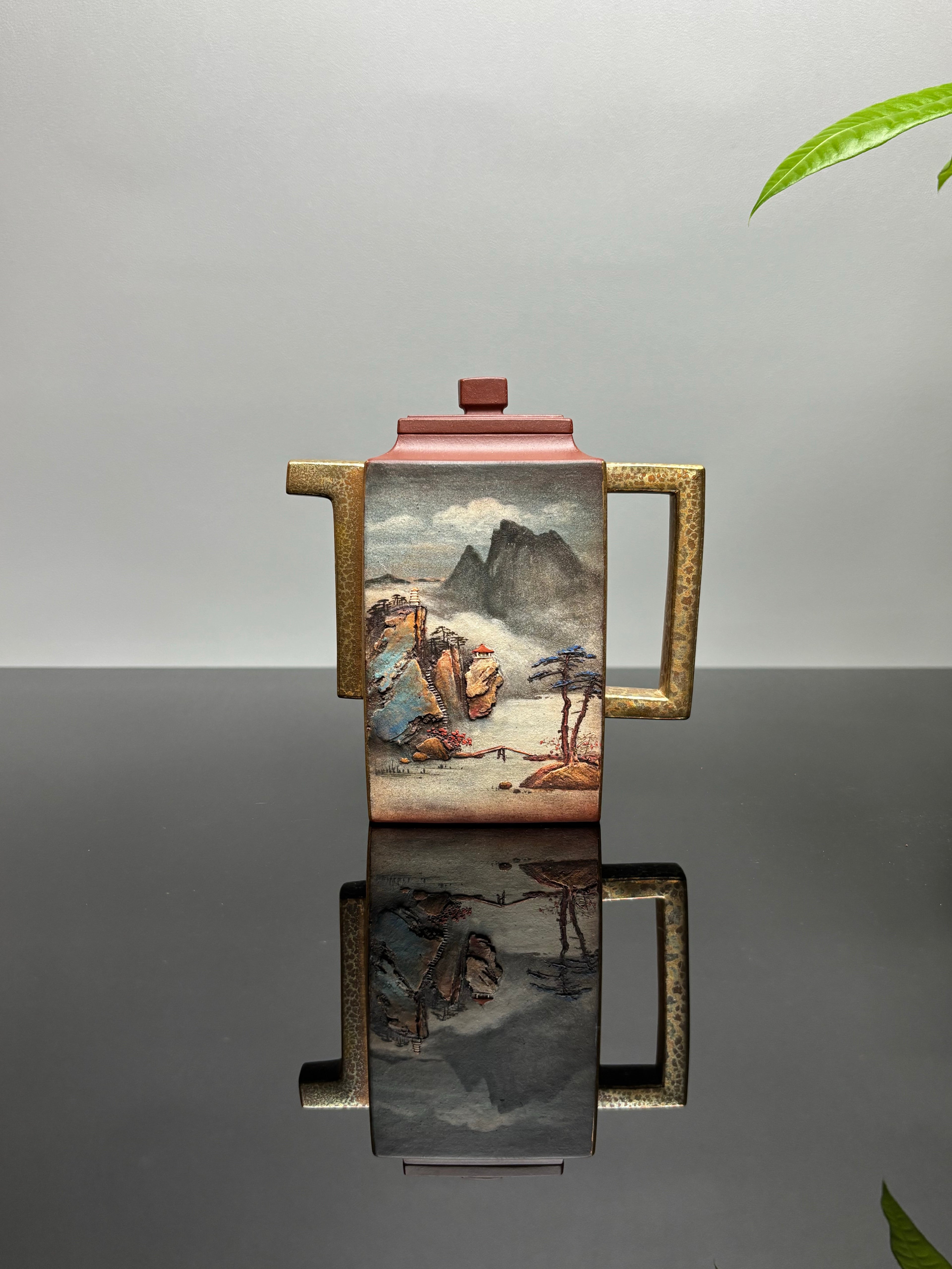 双宗师合璧·紫砂史巅峰紫砂界天花板泥画｜何光宏·邱玉林联袂创作稀世孤品《高升壶》——原矿优质底槽清·450cc