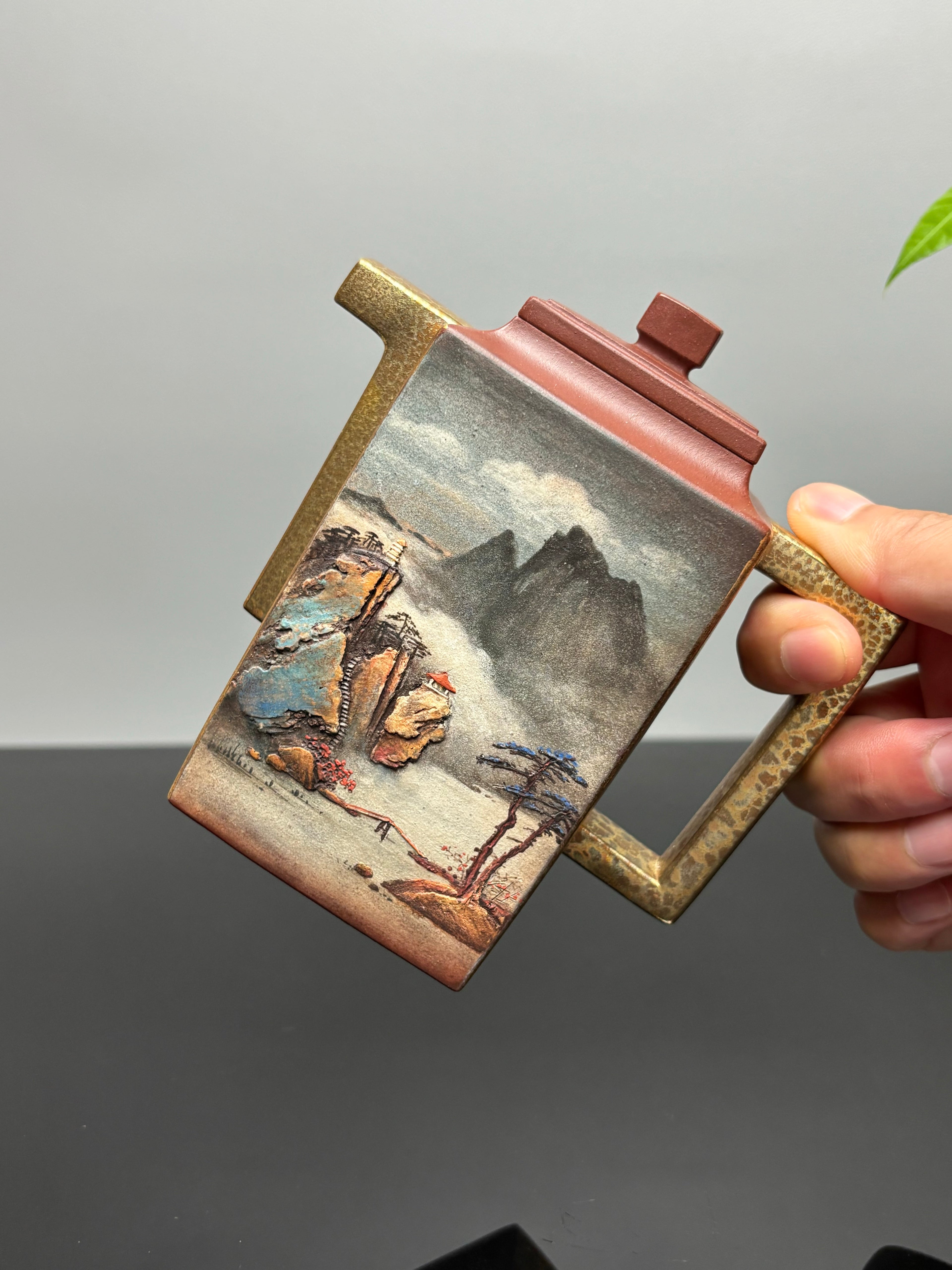 双宗师合璧·紫砂史巅峰紫砂界天花板泥画｜何光宏·邱玉林联袂创作稀世孤品《高升壶》——原矿优质底槽清·450cc