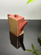 紫砂业界天花板·李金强亲绘稀世孤品【砖方壶·志存高远】原矿优质底槽清·500cc方壶纳尽山河阔，虎绘凌云志气雄。