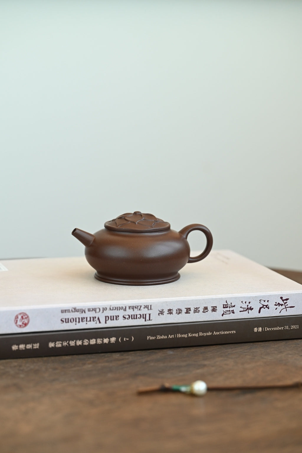 繁花·全手工 /容量200cc/原矿紫泥 腹鼓饱满，流把舒展清和