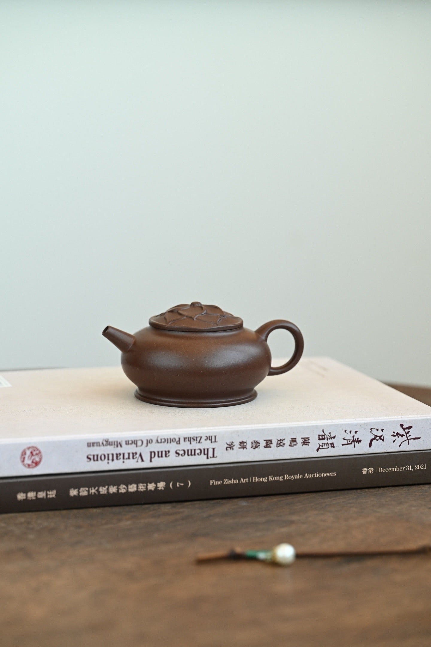 繁花·全手工 /容量200cc/原矿紫泥 腹鼓饱满，流把舒展清和