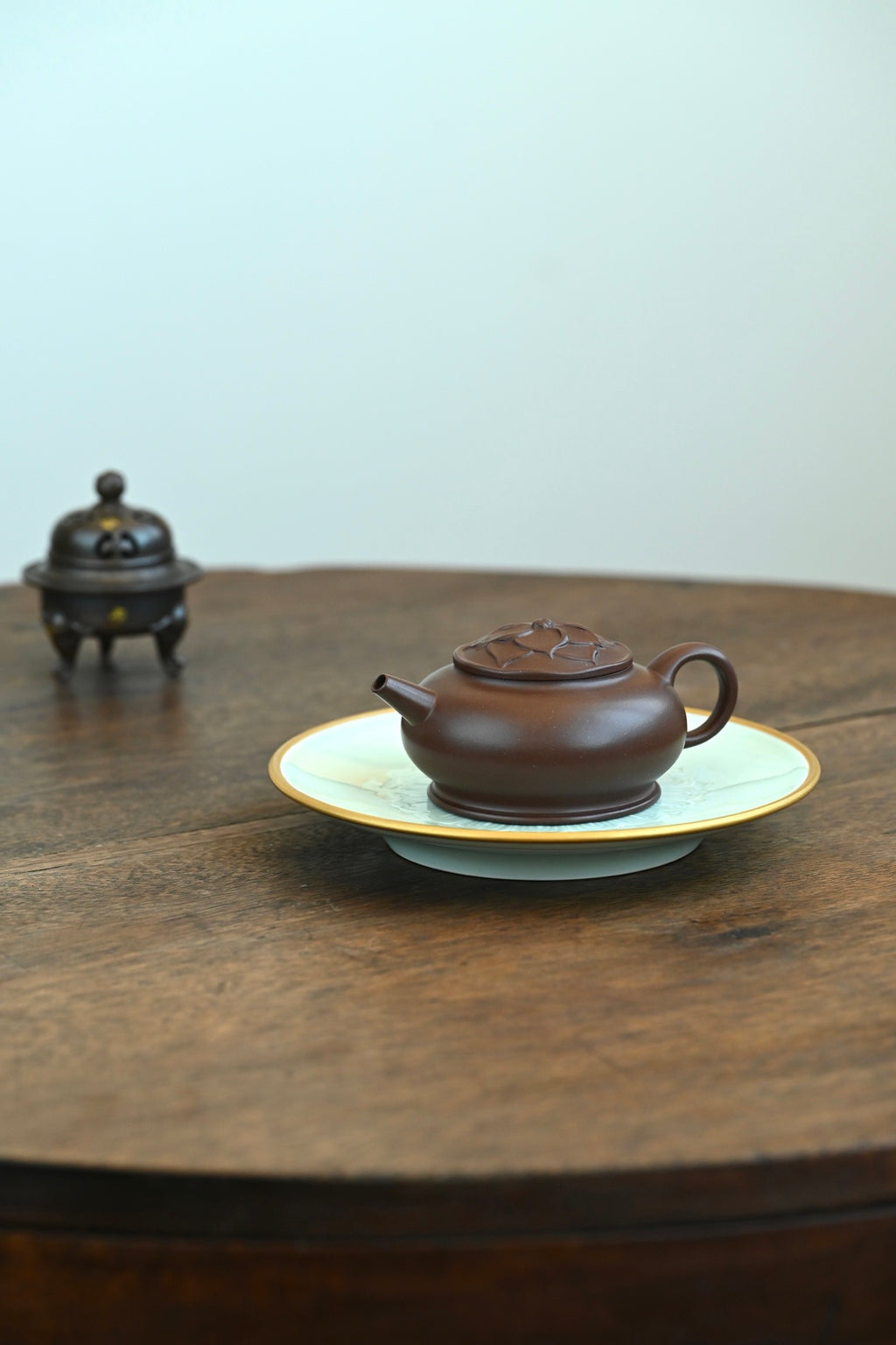 繁花·全手工 /容量200cc/原矿紫泥 腹鼓饱满，流把舒展清和