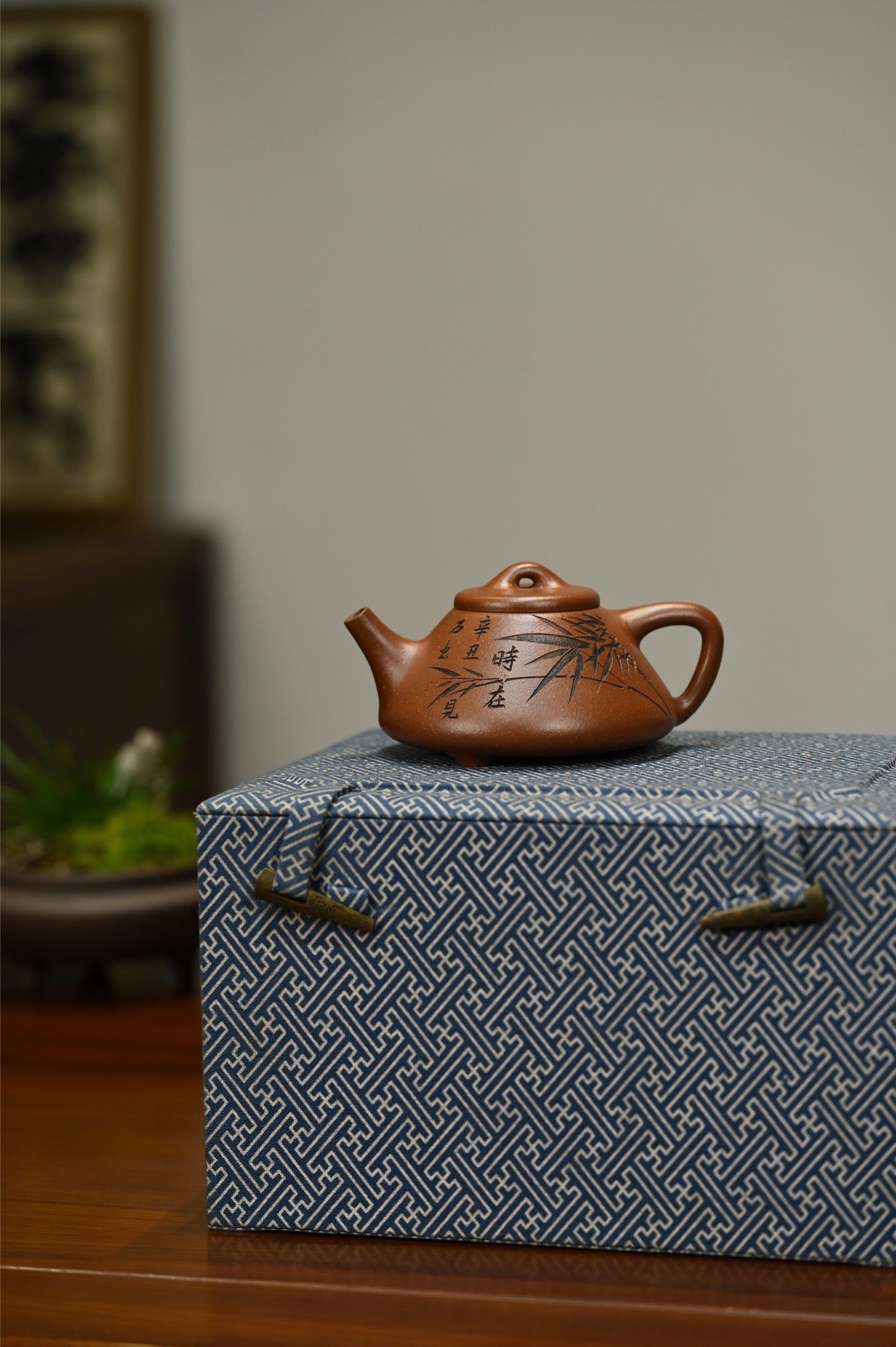 子冶石瓢·手工/容量200cc/极品底槽清 器形具备深厚的古意，用线之单纯、凝练、清澄透明一气呵成