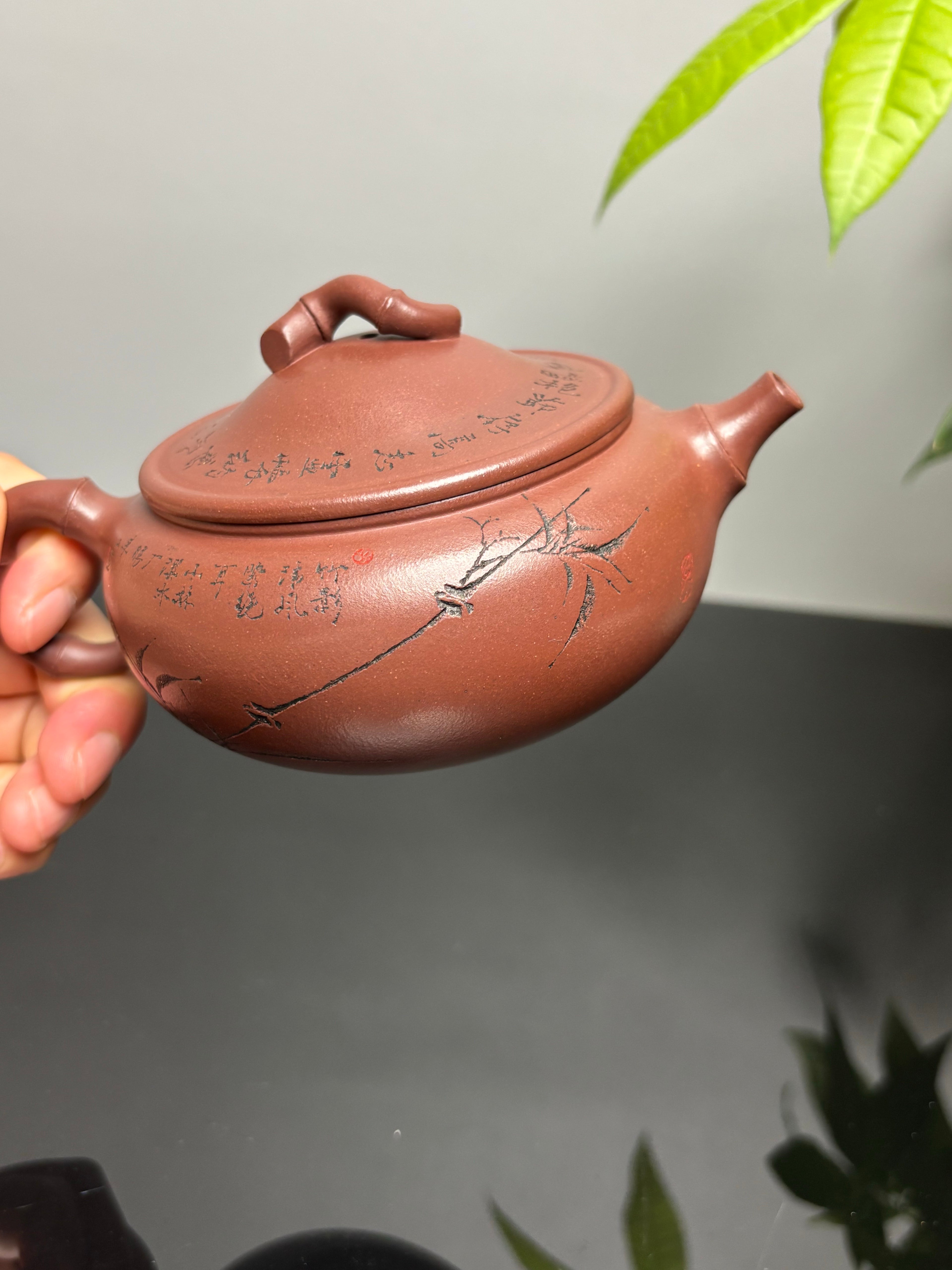 储立之大师传世典藏重器《潇湘竹影壶》——原矿优质 龙血砂·300cc ——江苏省工艺美术大师·储立之 之作