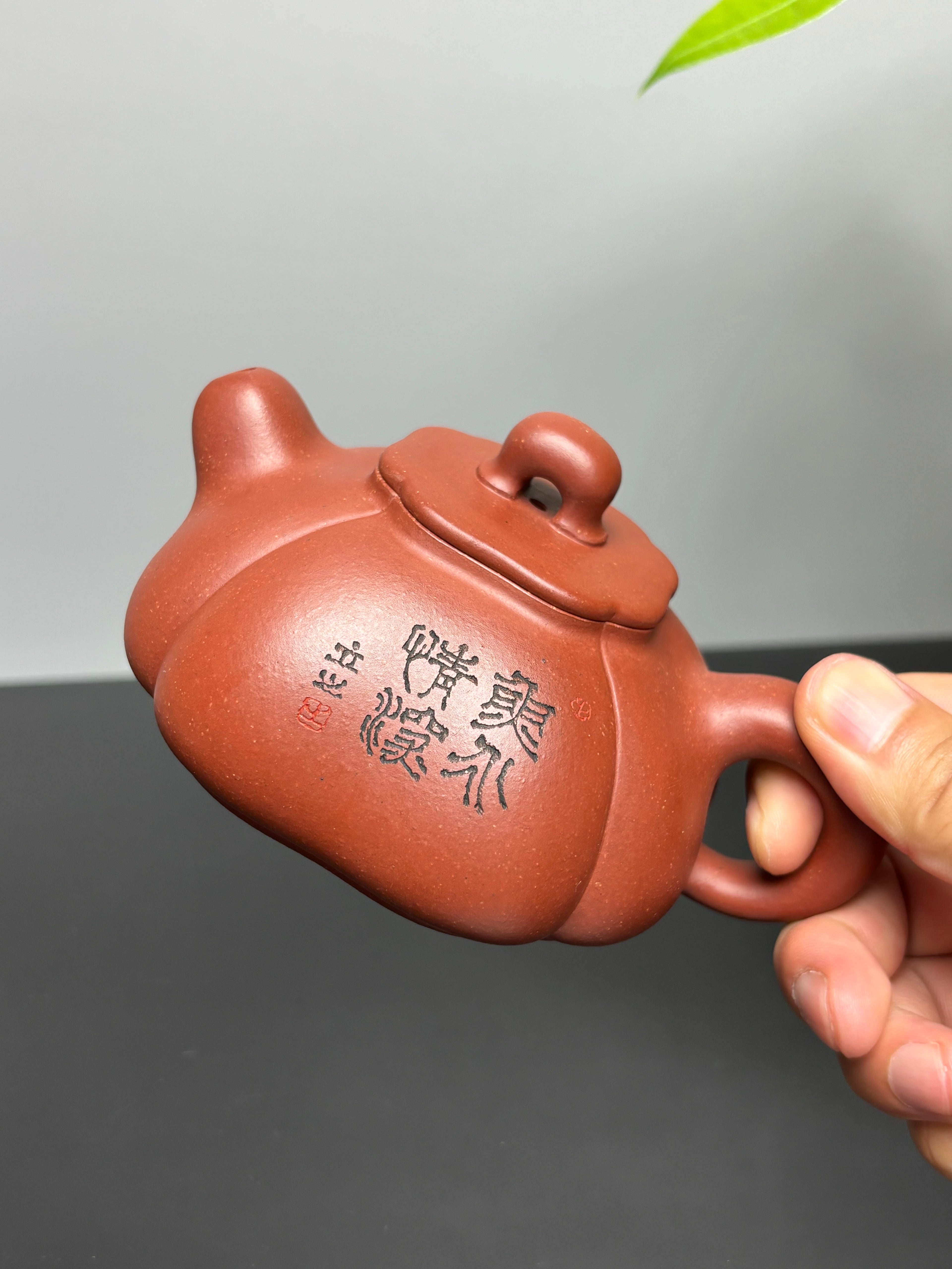 储立之大师传世典藏重器《鳜鱼石瓢》是礼藏双宜首选  ——原矿优质红清水泥·230cc ——江苏省工艺美术大师·储立之 之作