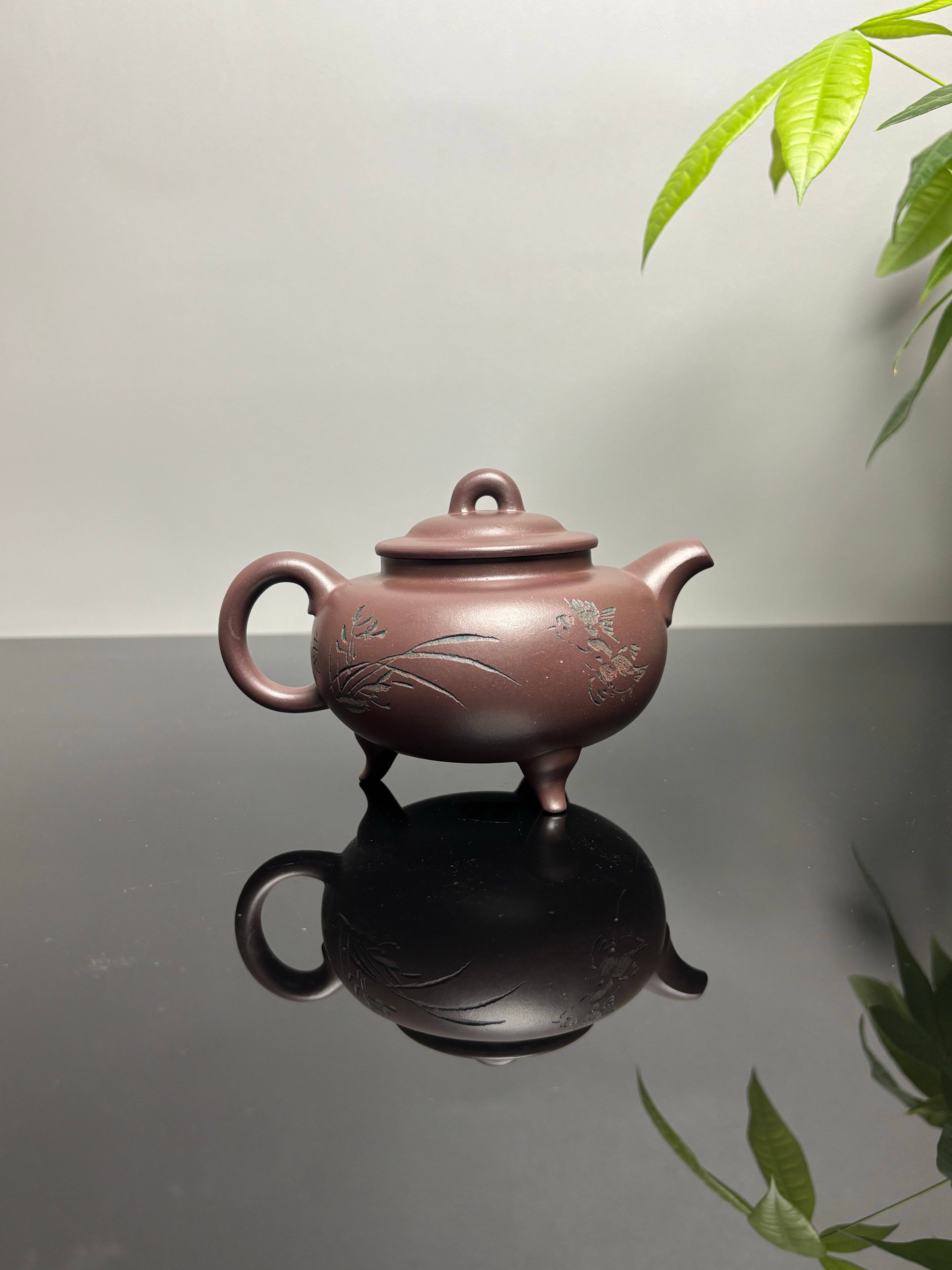 国大师 顾绍培➕省大师 储立之合作限量款——原矿优质高温紫茄泥·350cc ——江苏省工艺美术大师·储立之·制 ——中国工艺美术大师 顾绍培·装饰