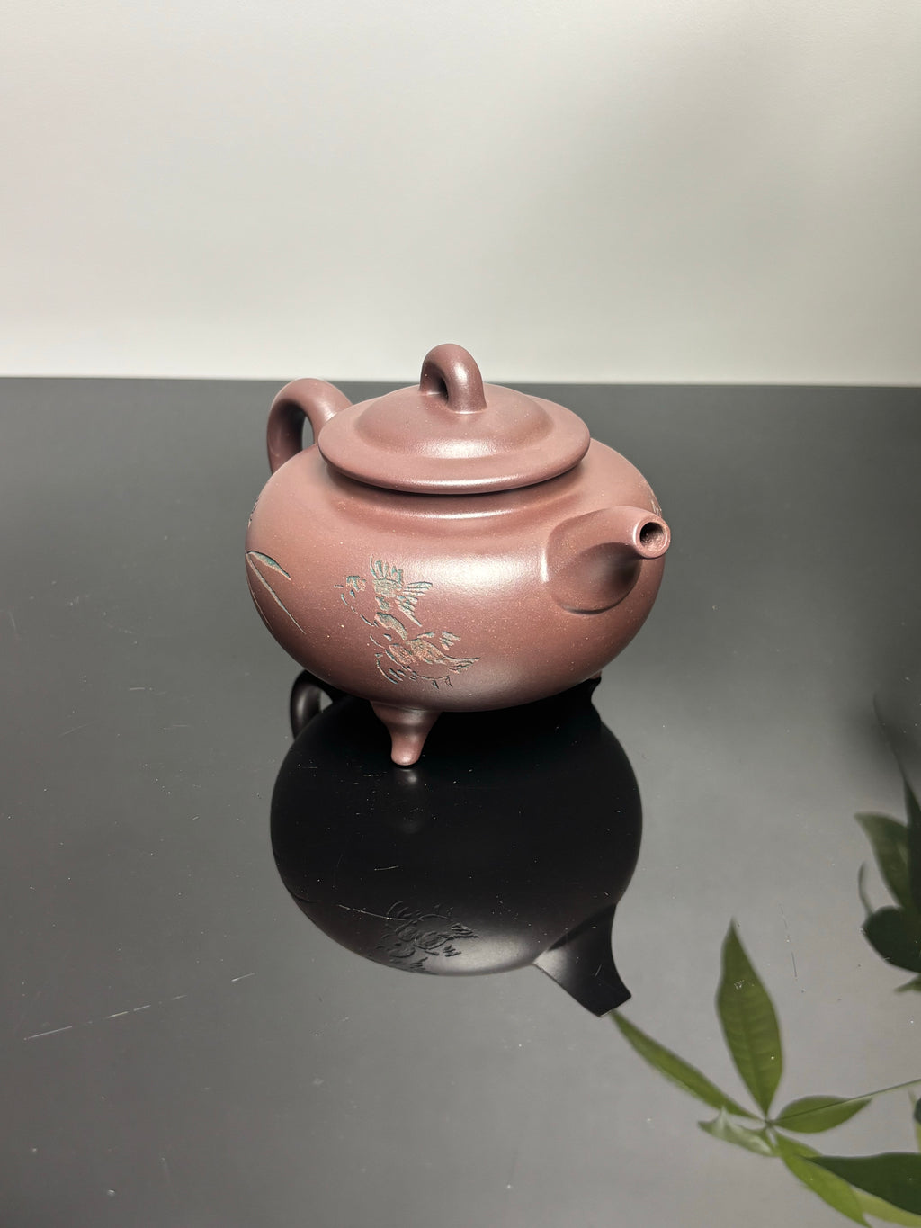 国大师 顾绍培➕省大师 储立之合作限量款——原矿优质高温紫茄泥·350cc ——江苏省工艺美术大师·储立之·制 ——中国工艺美术大师 顾绍培·装饰