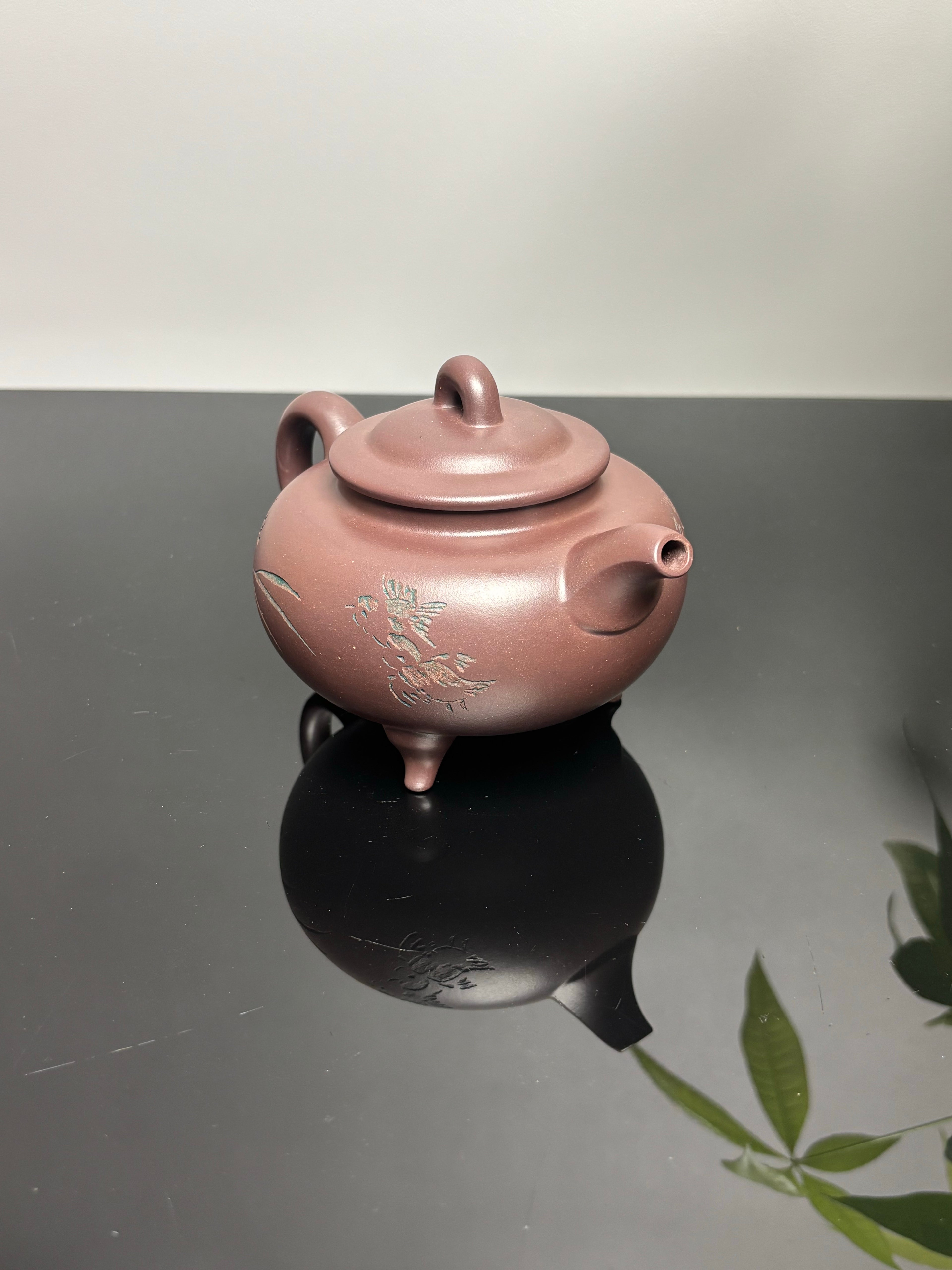 国大师 顾绍培➕省大师 储立之合作限量款——原矿优质高温紫茄泥·350cc ——江苏省工艺美术大师·储立之·制 ——中国工艺美术大师 顾绍培·装饰