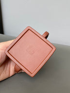 紫砂界彩刻山水标杆·李峰臻品《长乐四方壶》礼藏双绝 传世重器！  ——原矿优质底槽清·230cc ——著名紫砂彩刻艺术家·李峰亲工