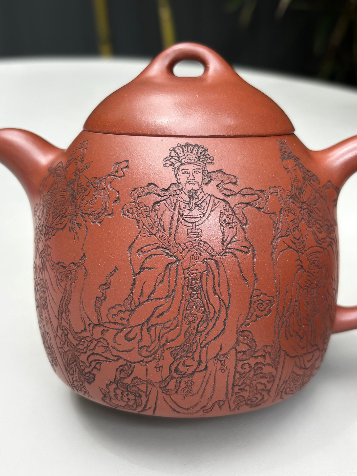 邱爽×邱玉林双大师联袂【秦权·五路财神】——原矿优质底槽清·350cc ——江苏省级大师·邱爽 亲制 ——中国陶瓷艺术大师·邱玉林 装饰·越来越好！