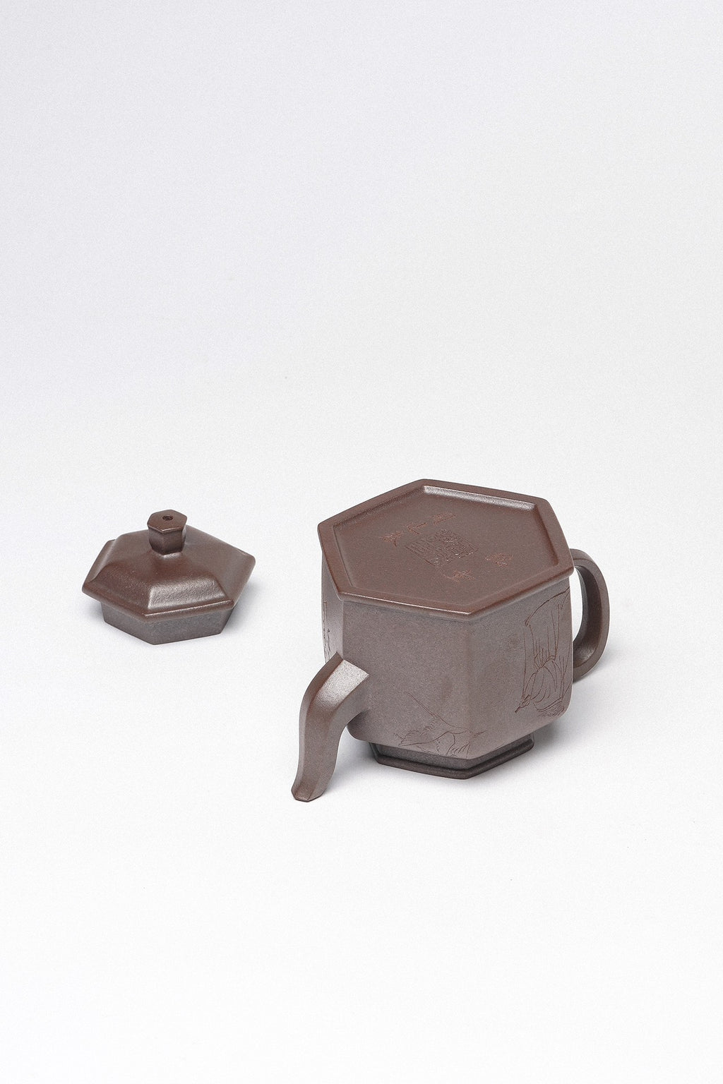周建春大师扛鼎之作《六方小金钟壶》——原矿优质金龙血砂·180cc ——正高级工艺美术师·周建春·制
