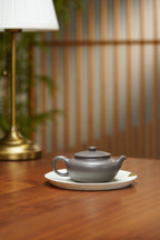 国大师邱玉林亲制｜顶奢稀有传世臻品《清风壶》——原矿优质天青泥 260cc ——中国陶瓷艺术大师·邱玉林 亲制 ——壶身24K真金装饰「自在」二字
