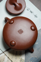 沈更轶制+彭金格绘+邱玉林饰字 世间唯一巅峰孤品《景舟石瓢》原矿优质纯红降坡·400cc｜正高工沈更轶制｜彭金格立体浮雕双牛戏水｜国大师邱玉林题铭「牛转乾坤」
