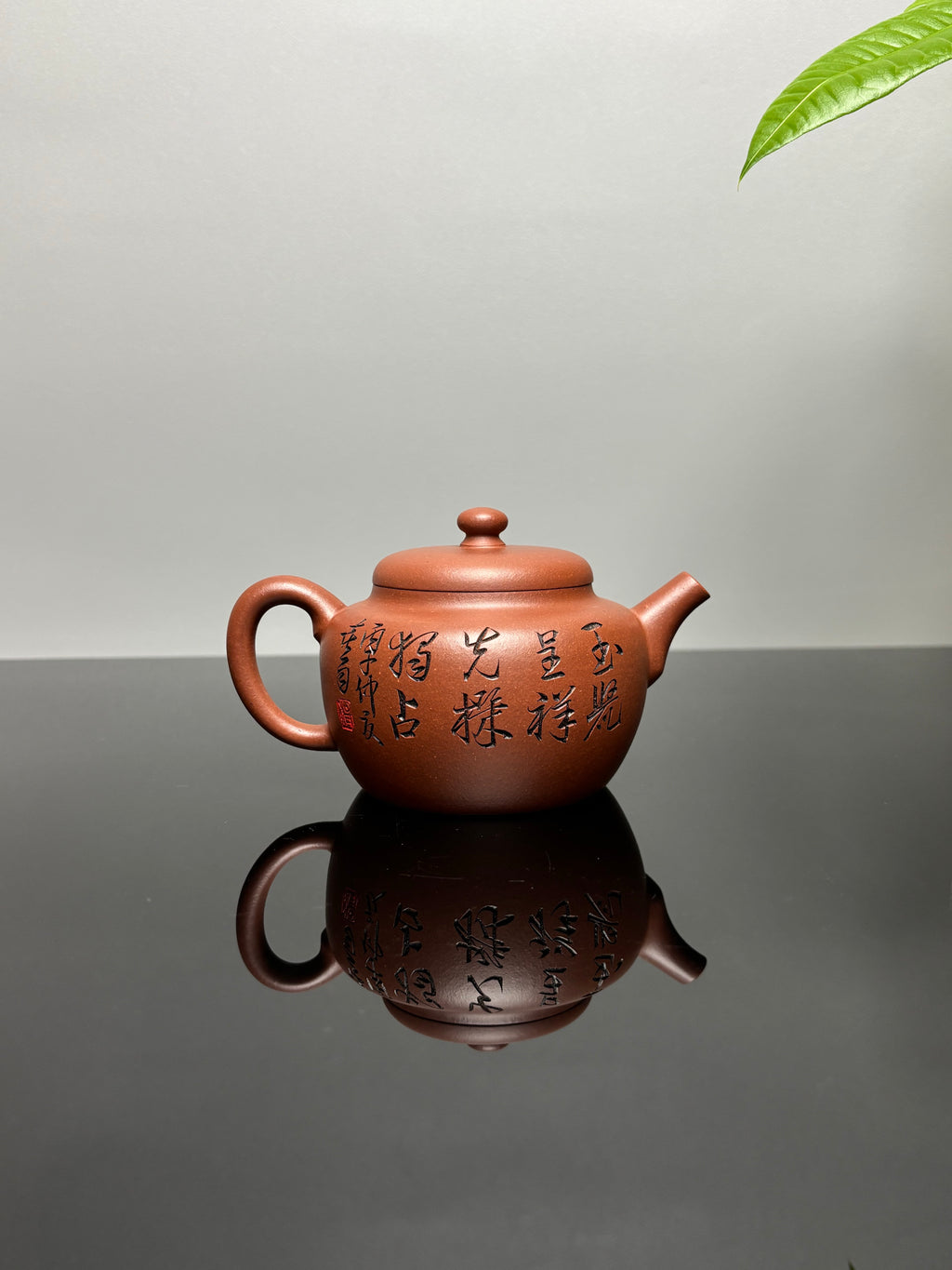 杨喜雨大师顶流臻品《玉蕴壶》鼠——原矿优质底槽清·260cc ——紫砂刻绘全能艺术名家·杨喜雨 亲工