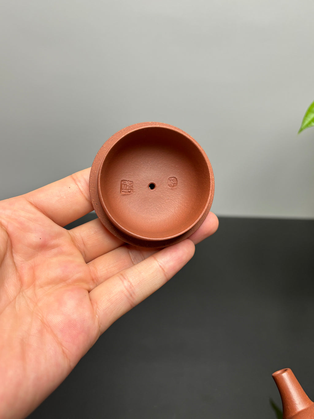 杨喜雨大师顶流臻品《玉蕴壶》鼠——原矿优质底槽清·260cc ——紫砂刻绘全能艺术名家·杨喜雨 亲工