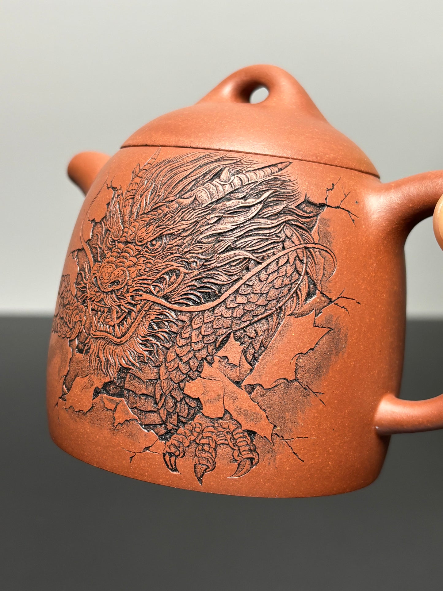 杨喜雨大师顶流臻品《秦权壶》龙——原矿优质底槽清·260cc ——紫砂刻绘全能艺术名家·杨喜雨 亲工