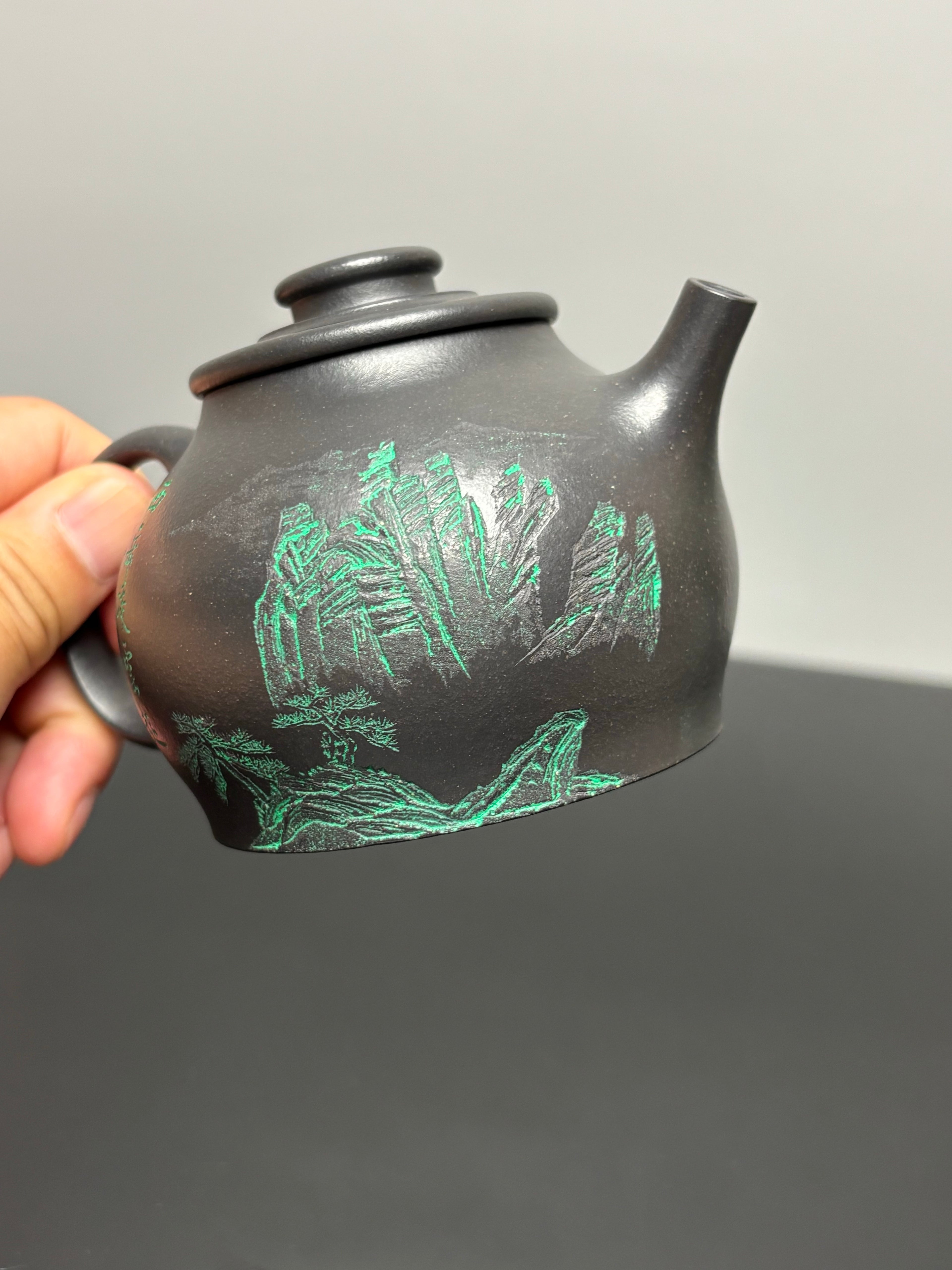储立之大师传世典藏重器 十大名山《尚古·华山壶》——原矿优质 特级黑料·240cc ——江苏省工艺美术大师·储立之 之作