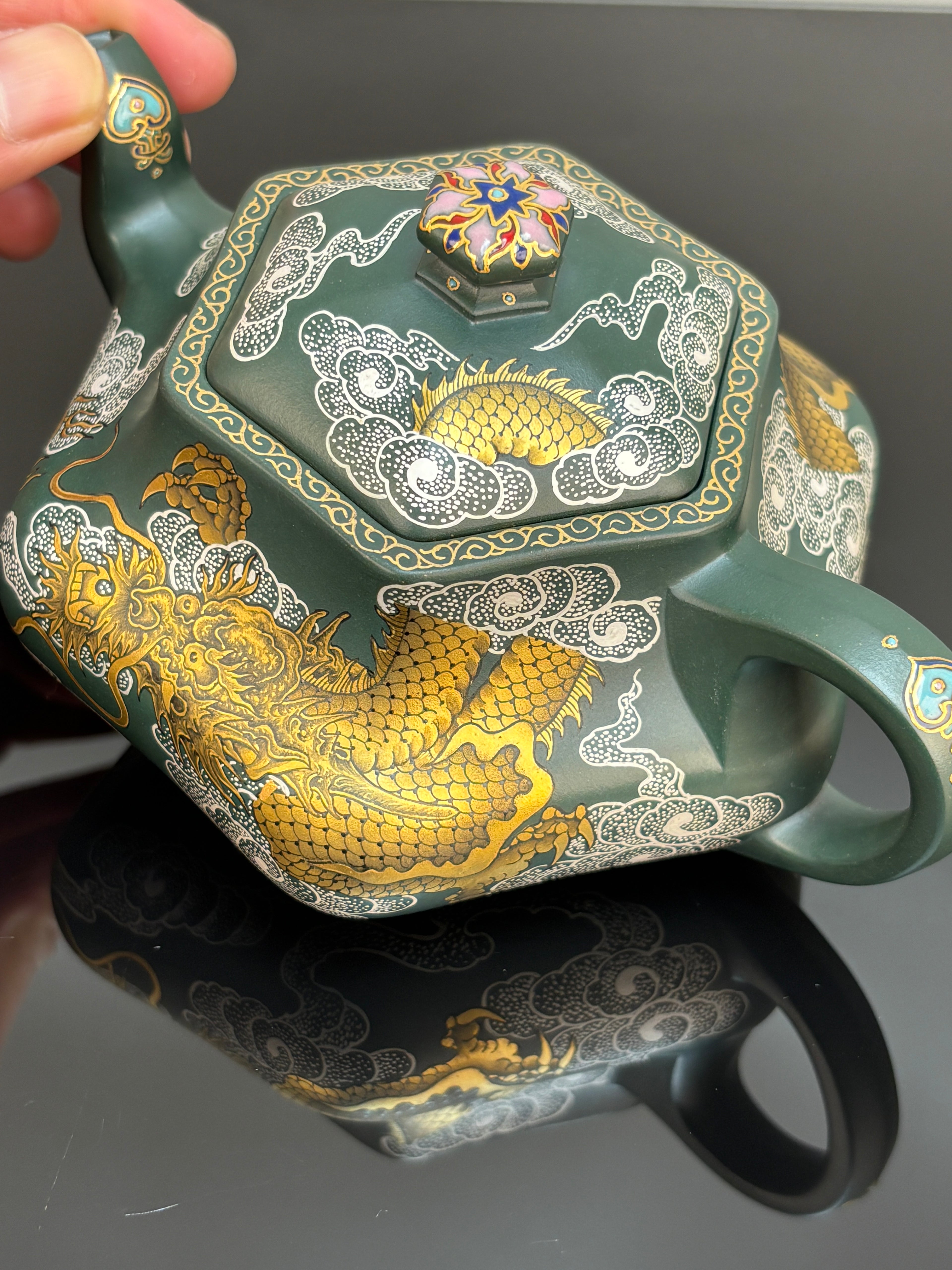 紫砂界80后方器巨匠巅峰臻品《闲者六方壶》甄选优质苏门答腊青·260cc，工合一、品质顶级