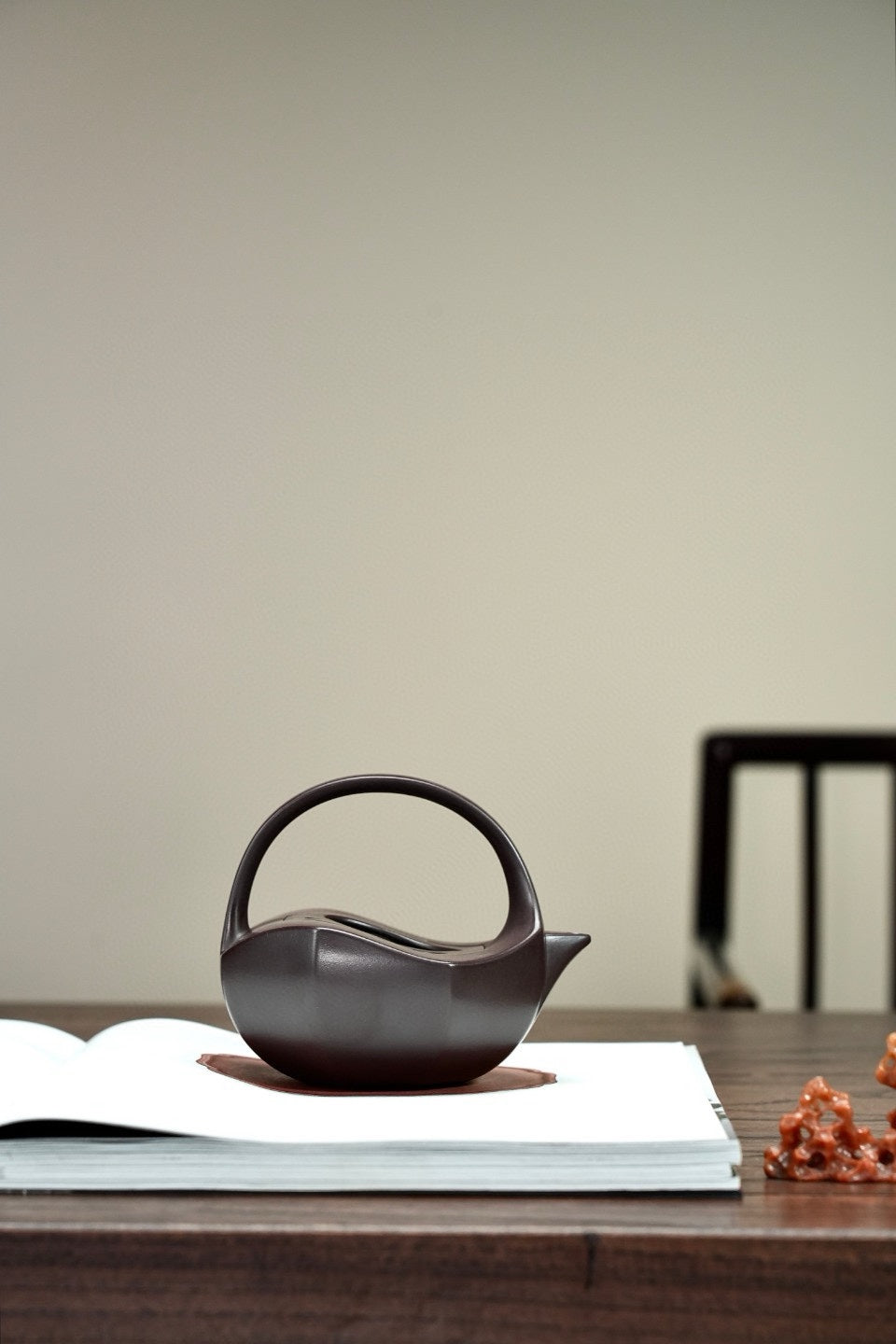 紫砂界80后方器巨匠巅峰臻品《无极提梁壶》甄选原矿优质老紫泥·300cc，料工合一、品质顶级