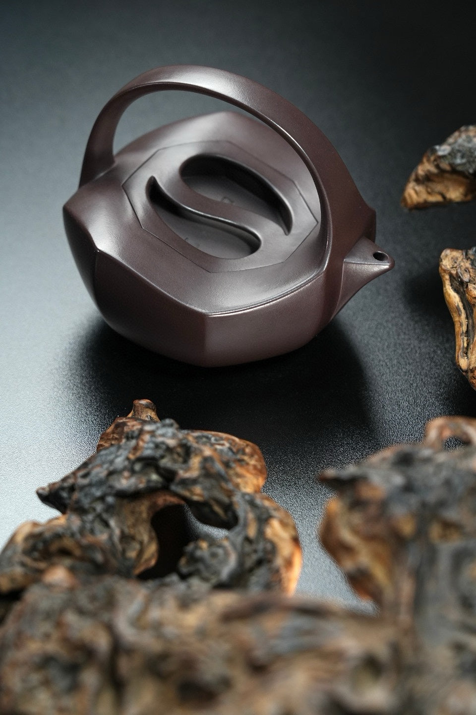 紫砂界80后方器巨匠巅峰臻品《无极提梁壶》甄选原矿优质老紫泥·300cc，料工合一、品质顶级