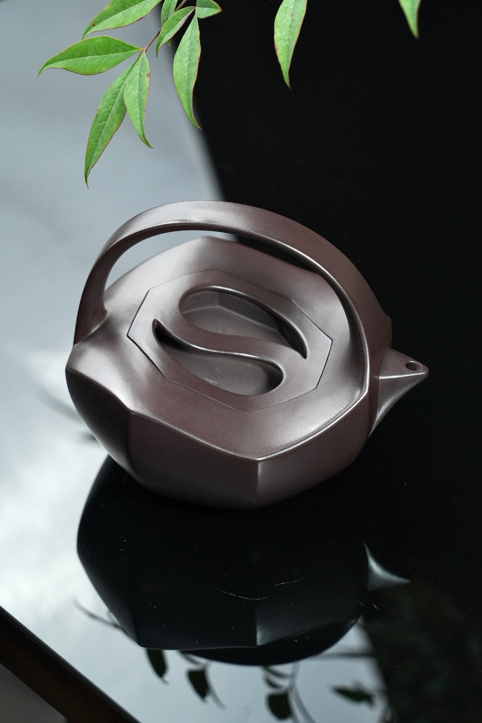 紫砂界80后方器巨匠巅峰臻品《无极提梁壶》甄选原矿优质老紫泥·300cc，料工合一、品质顶级