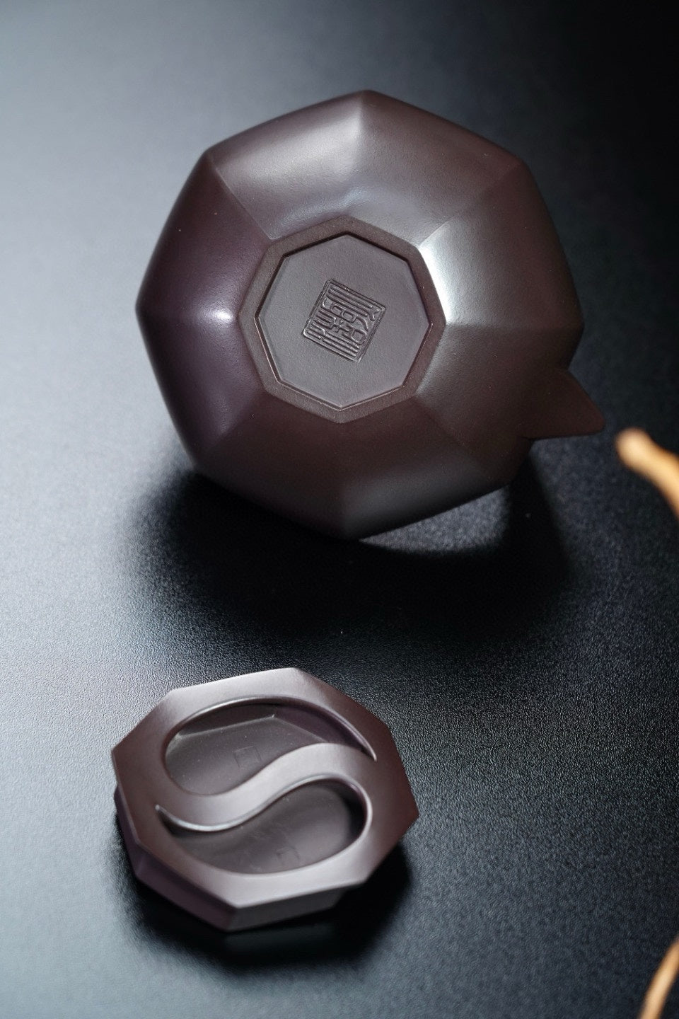 紫砂界80后方器巨匠巅峰臻品《无极提梁壶》甄选原矿优质老紫泥·300cc，料工合一、品质顶级