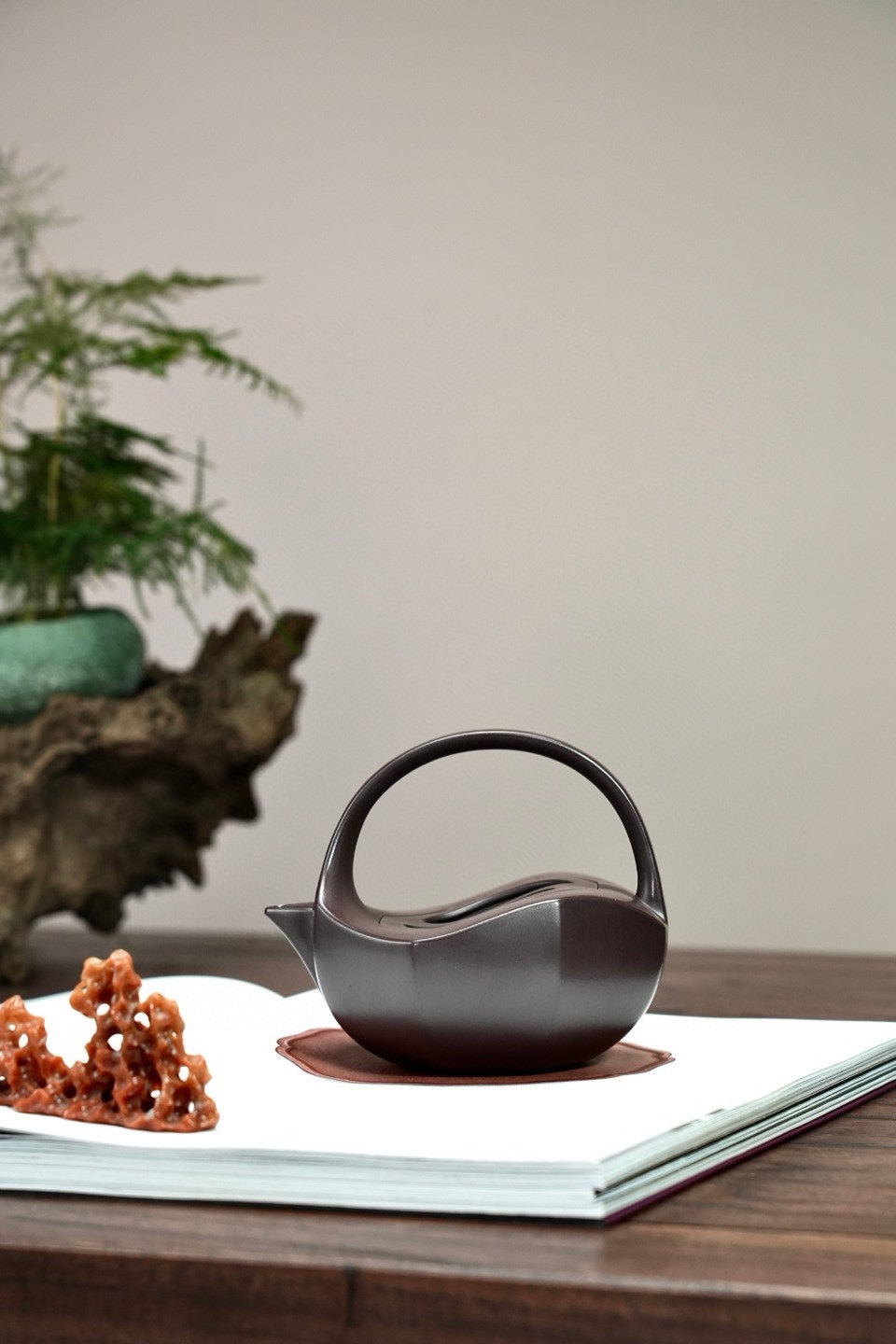 紫砂界80后方器巨匠巅峰臻品《无极提梁壶》甄选原矿优质老紫泥·300cc，料工合一、品质顶级