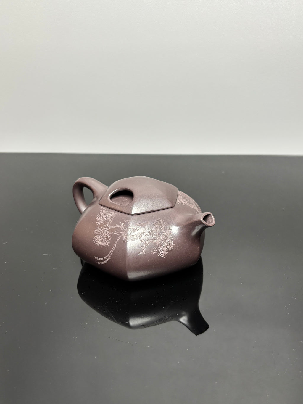 紫砂界80后方器巨匠巅峰臻品《六方牛盖壶》甄选原矿优质老紫泥·260cc，料工合一、品质顶级